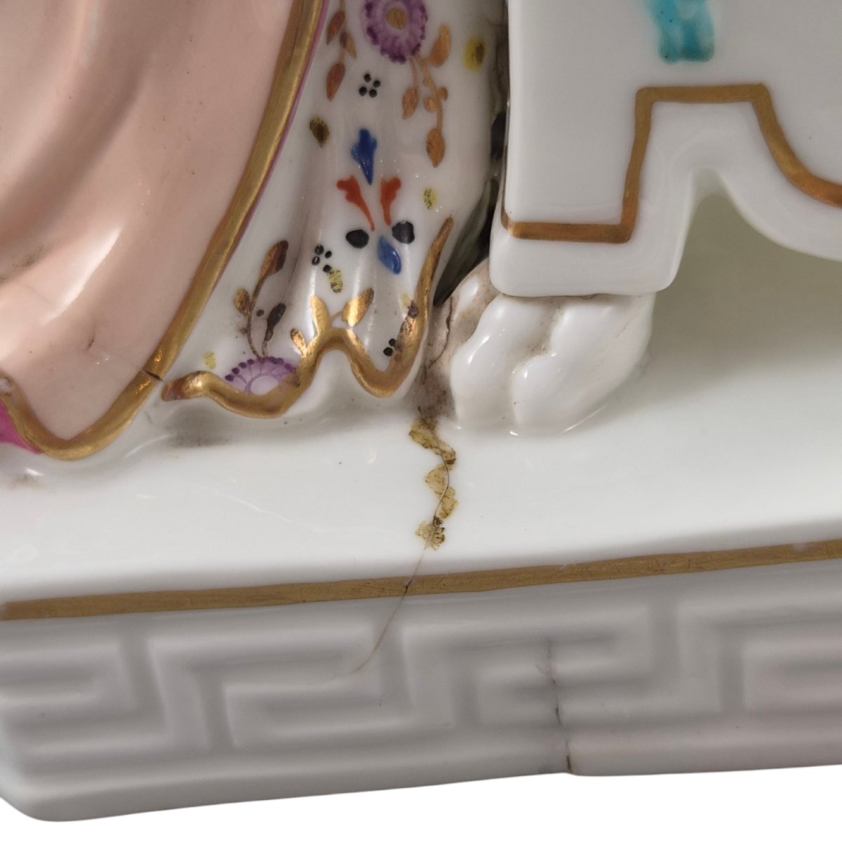 Figure en porcelaine de Derby représentant Andromaque, modèle n°100, vers 1778-photo-5