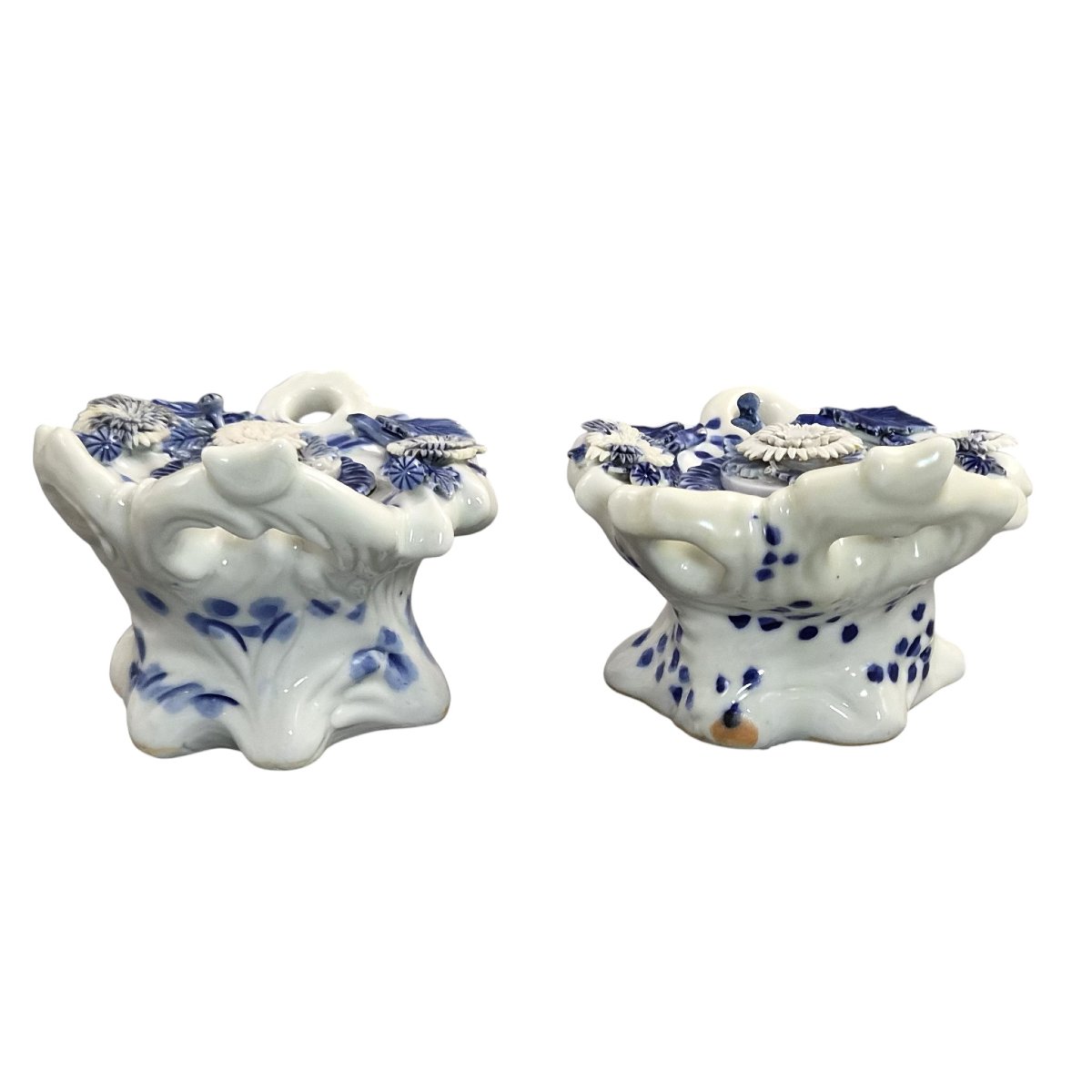 Japanese Hirado Porcelain Chrysanthemum Inkwells, Pair, C.1850-1880-photo-2