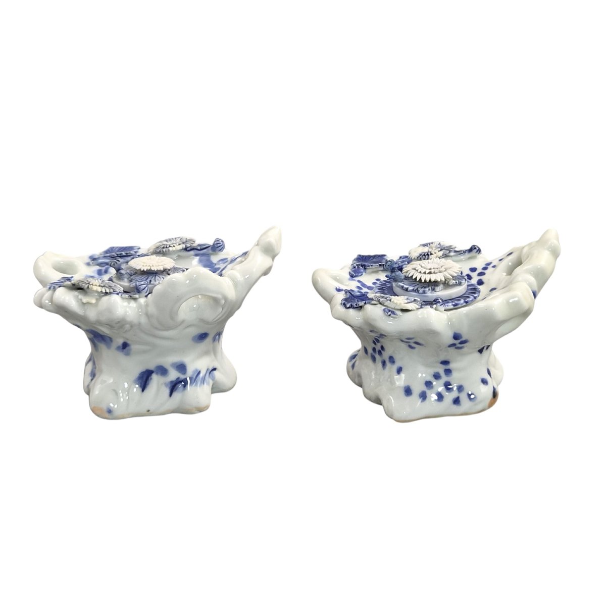 Japanese Hirado Porcelain Chrysanthemum Inkwells, Pair, C.1850-1880-photo-1
