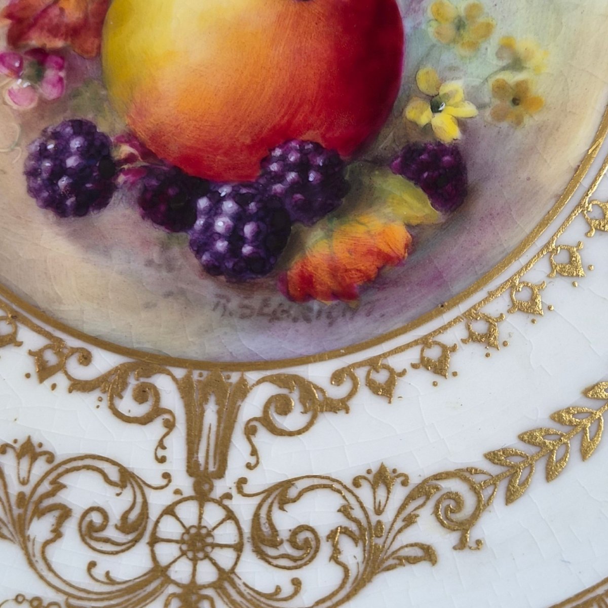 Assiette de cabinet Royal Worcester « Painted Fruit » signée Richard Sebright, 1935-photo-6