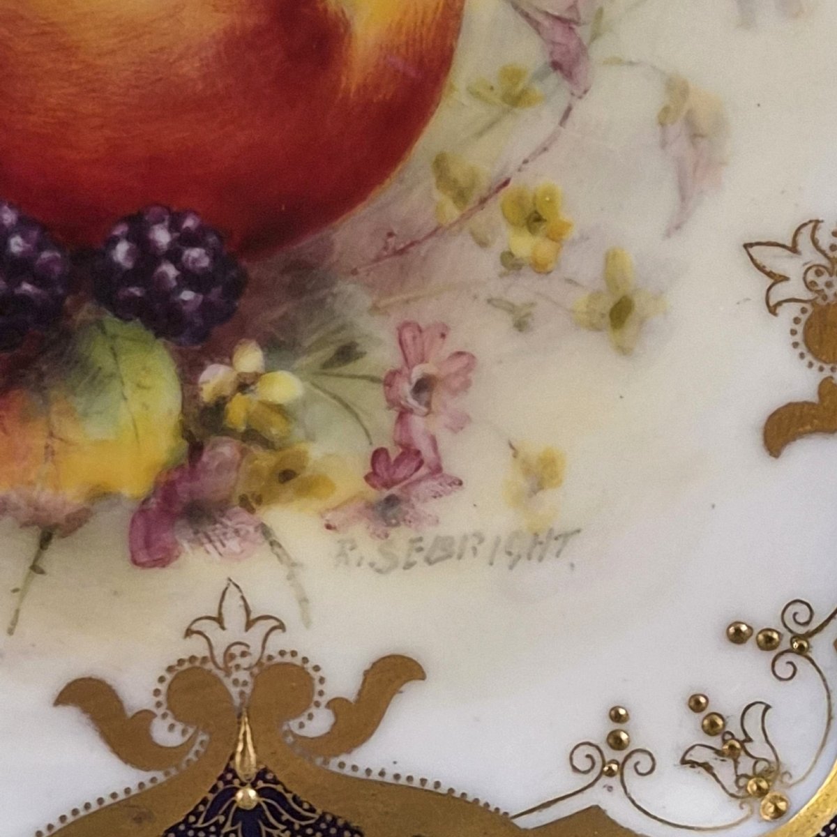 Assiette de cabinet Royal Worcester « Painted Fruit » par Richard Sebright, 1936-photo-3