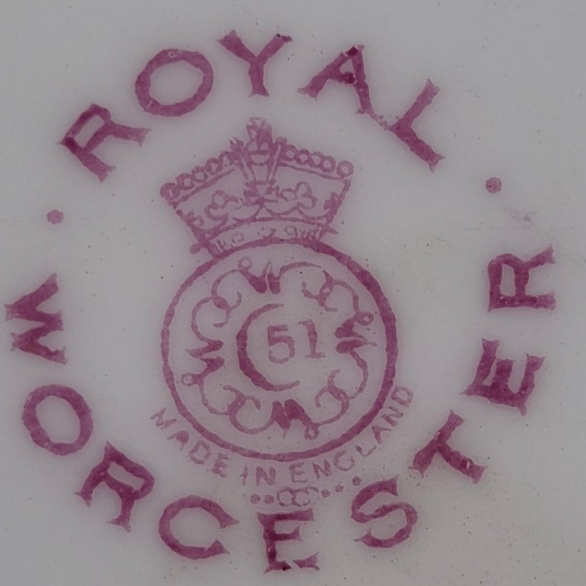 Assiette de cabinet Royal Worcester « Painted Fruit » par Richard Sebright, 1937-photo-1