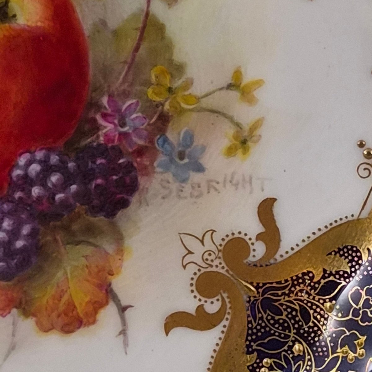 Assiette de cabinet Royal Worcester « Painted Fruit » par Richard Sebright, 1937-photo-4