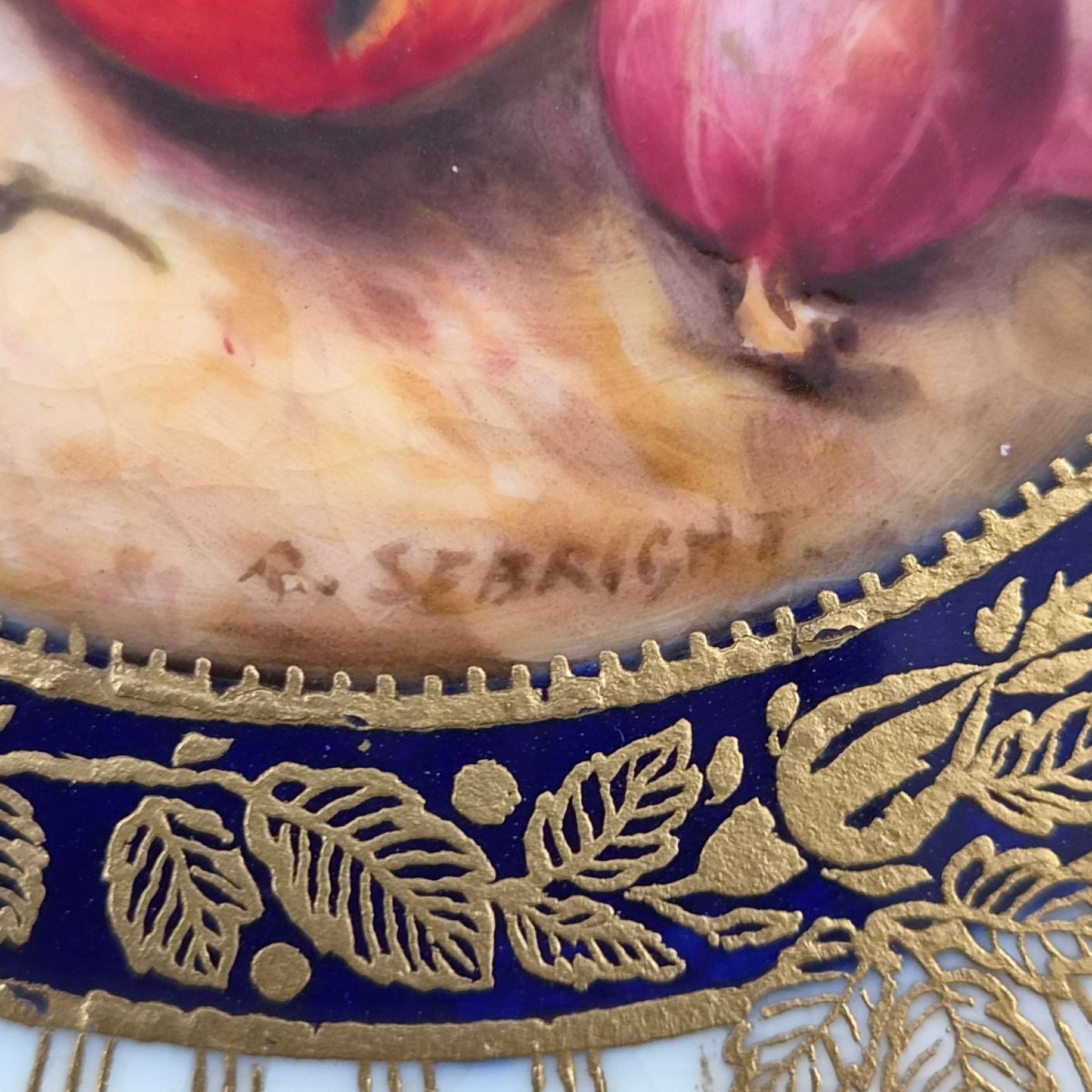Assiette de cabinet Royal Worcester « Painted Fruit » signée Richard Sebright, 1923-photo-3