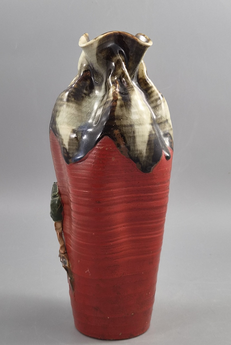 Grand vase japonais Sumida Gawa signé Ryōsai, personnages grimpants, Meiji–Taishō vers 1900-photo-3