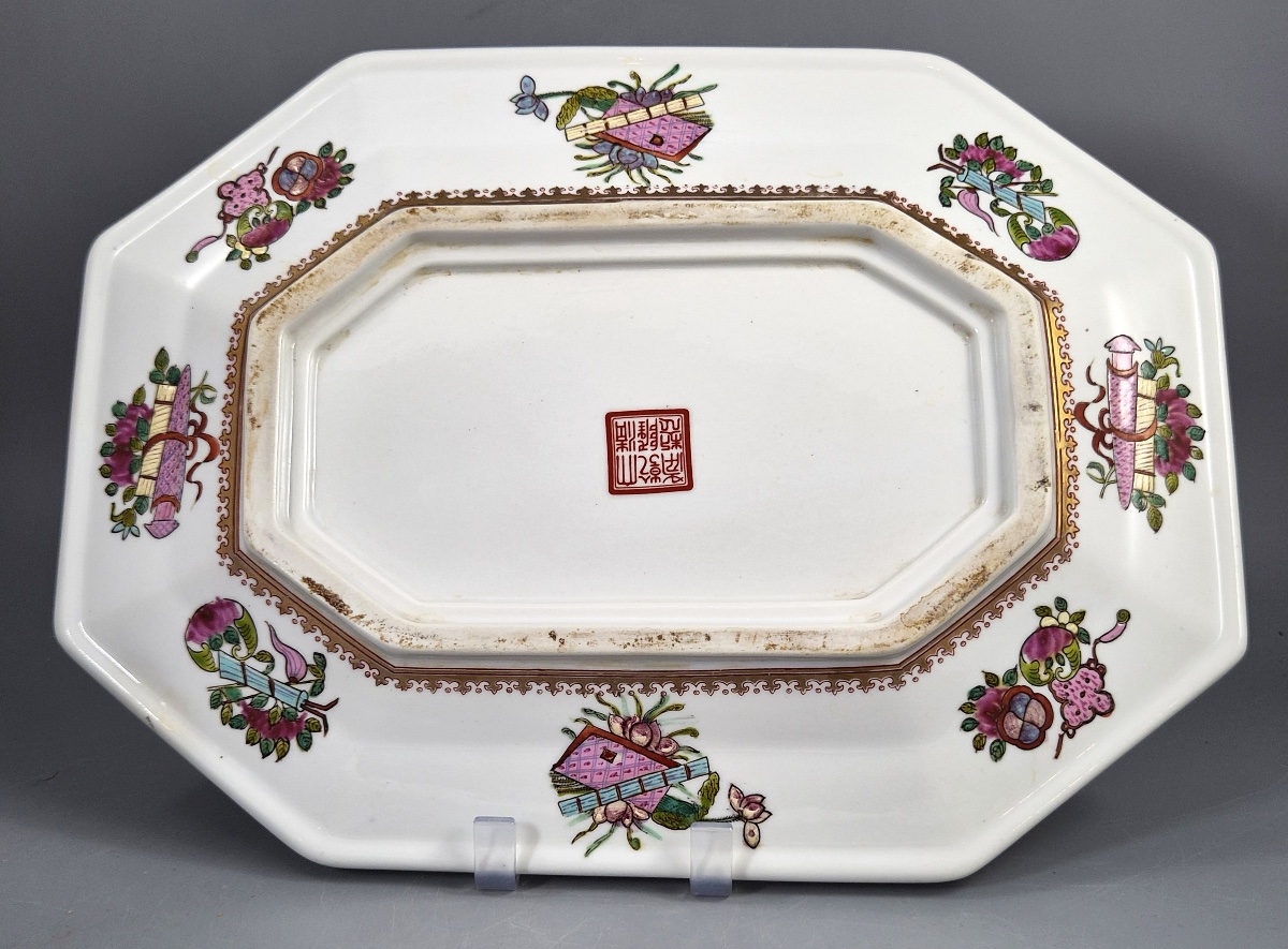 Chinese Famille Rose Octagonal Tray, Garden Court Scene, Qianlong Mark, Early 20th C-photo-2