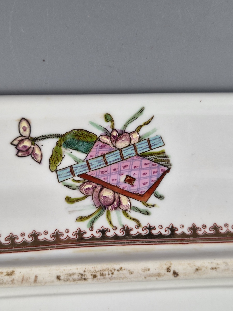 Chinese Famille Rose Octagonal Tray, Garden Court Scene, Qianlong Mark, Early 20th C-photo-3