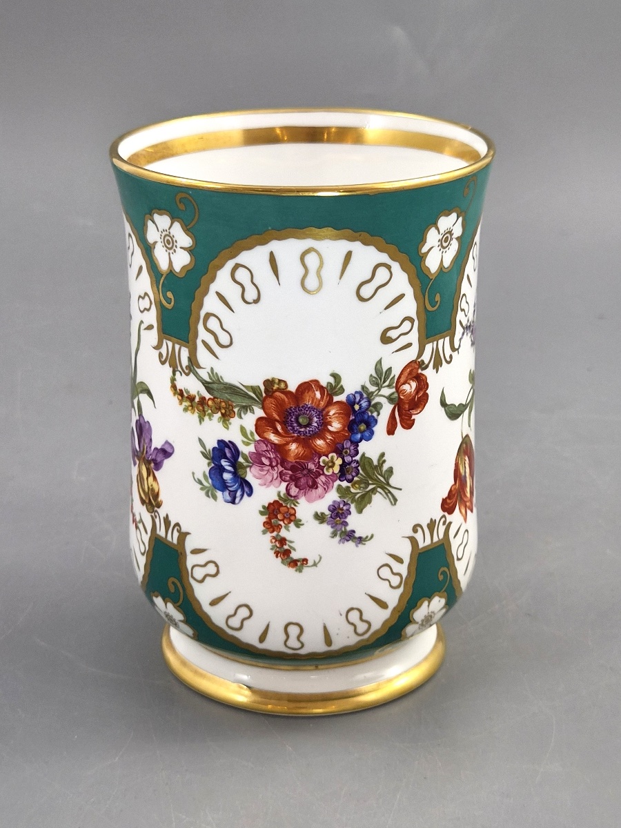 Chope de cabinet en porcelaine de Paris, style Sèvres, fond vert, vers 1850-photo-2