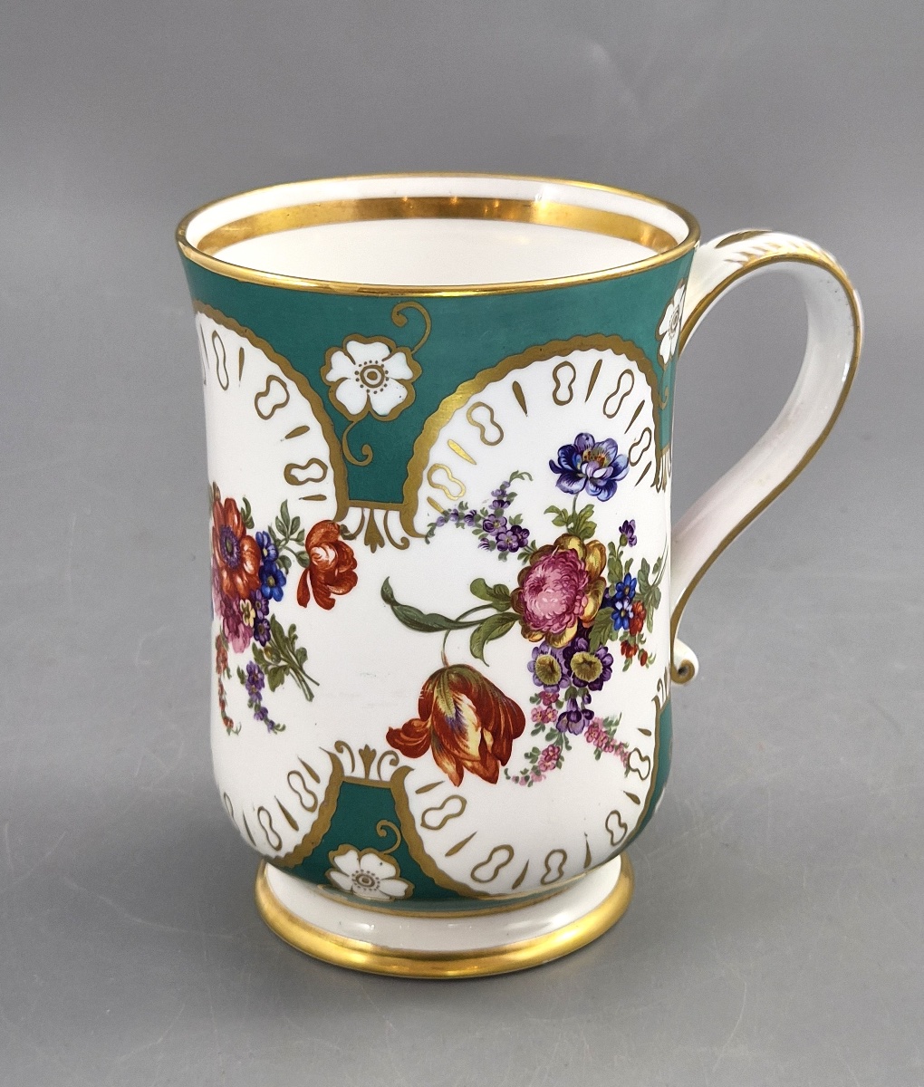 Chope de cabinet en porcelaine de Paris, style Sèvres, fond vert, vers 1850-photo-3