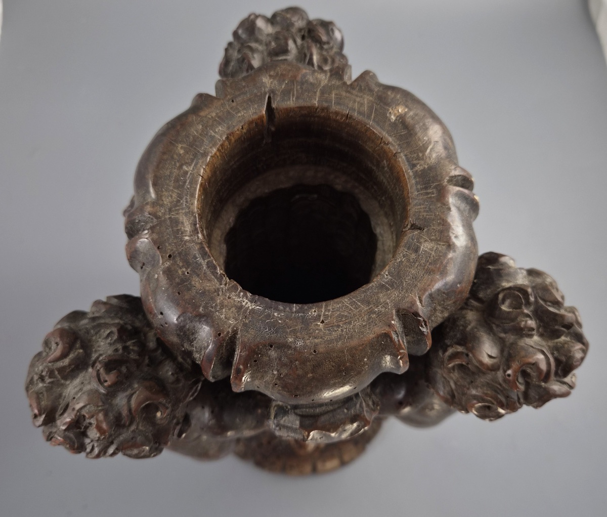 Base de torchère baroque italienne en noyer sculpté, trois putti, Venise, XVIIe-XVIIIe-photo-3