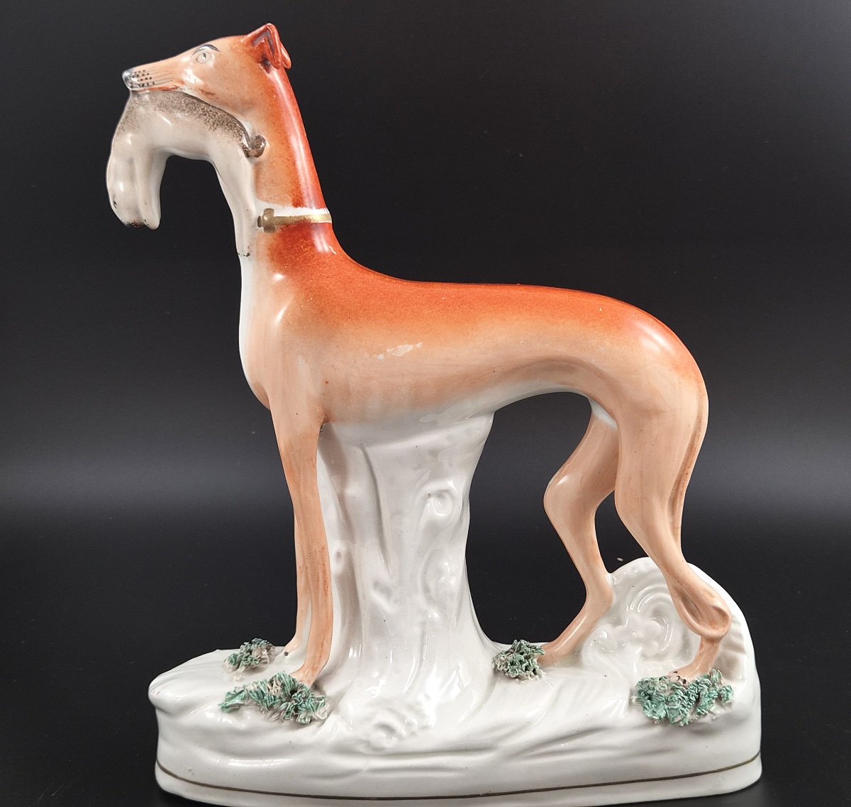 Paire de grands lévriers Staffordshire victoriens au lièvre, Angleterre, vers 1850-photo-4