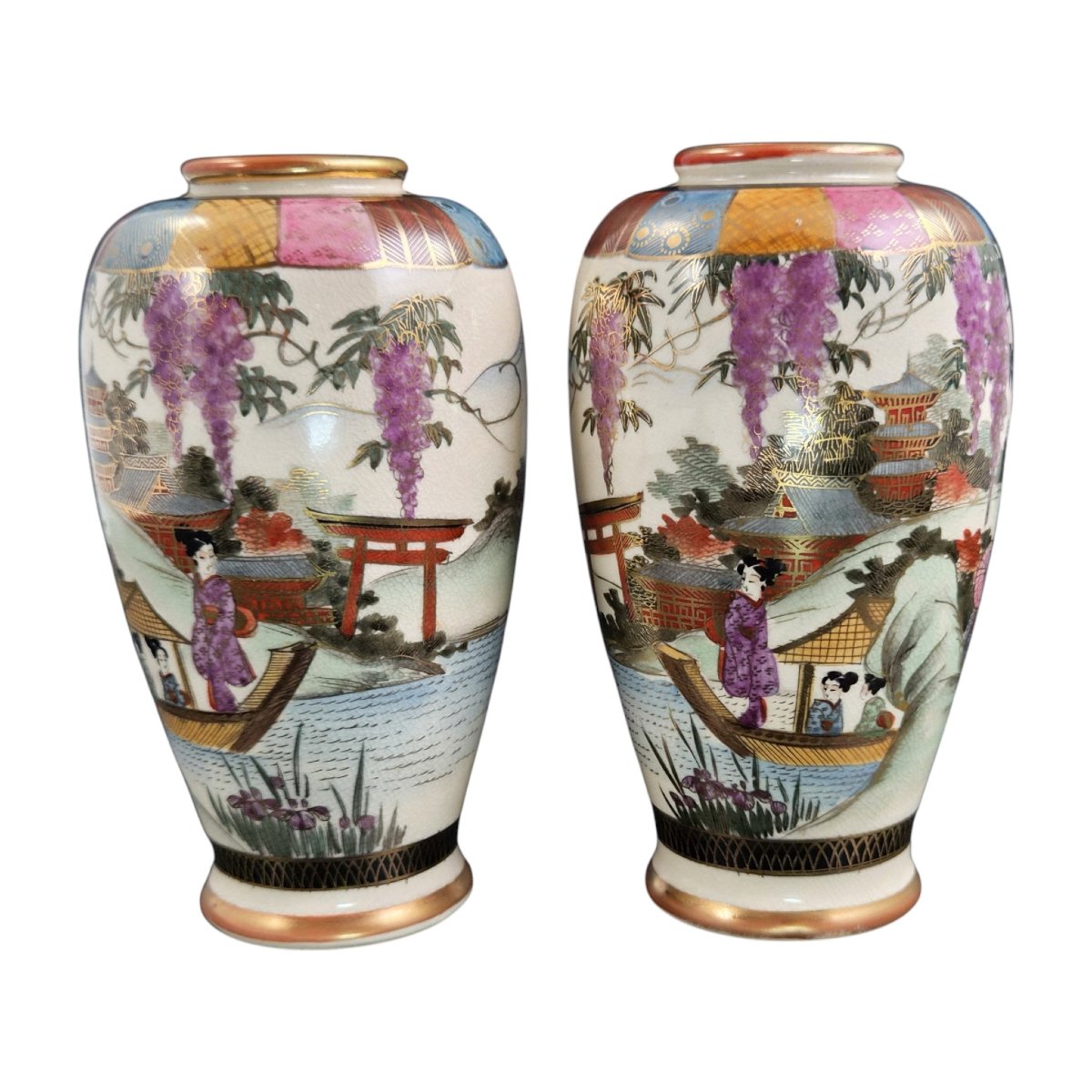 Pair Of Japanese Satsuma Vases, Featuring Wisteria And A Landscape, In Their Original Box, Circa 1910–1920-photo-2