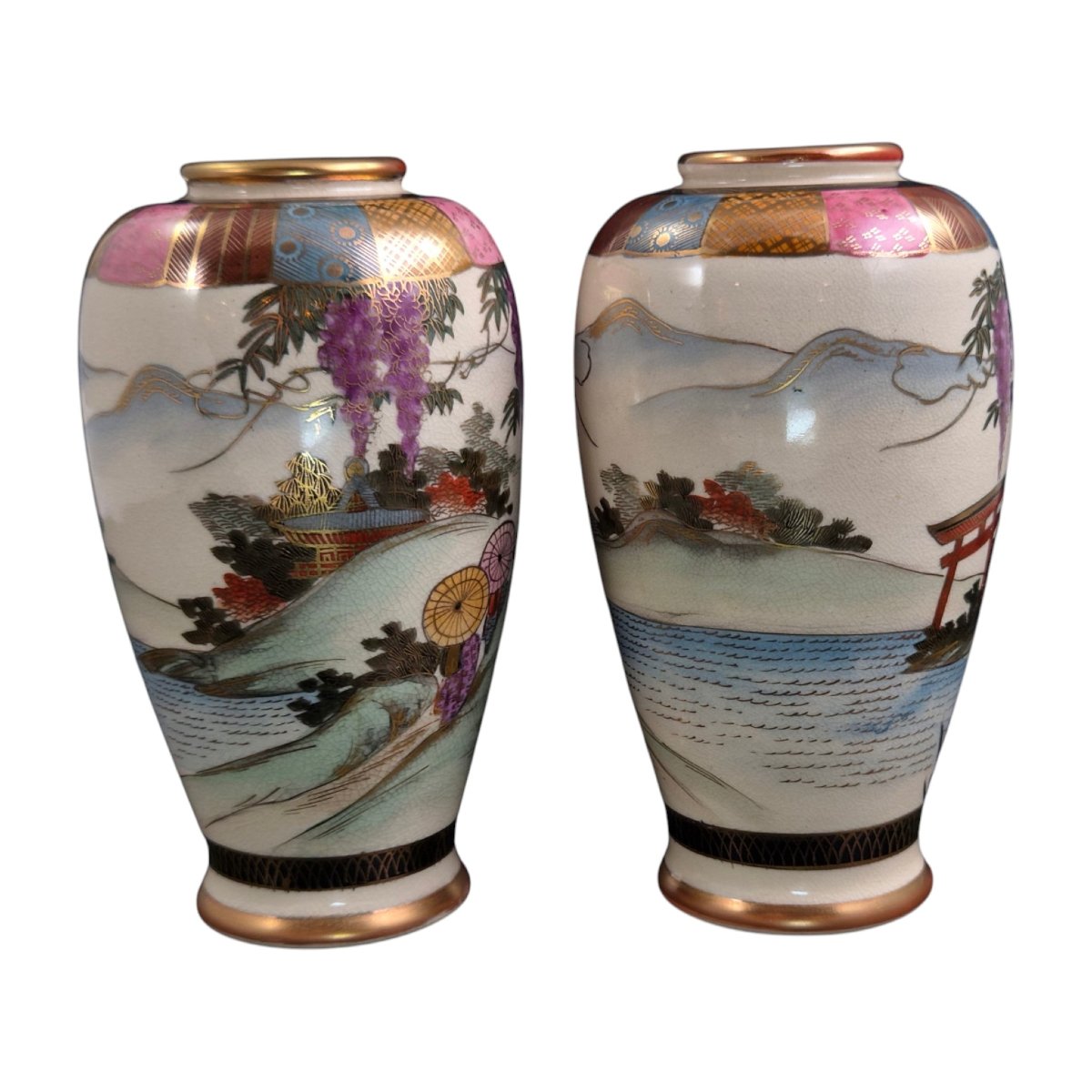 Pair Of Japanese Satsuma Vases, Featuring Wisteria And A Landscape, In Their Original Box, Circa 1910–1920-photo-4