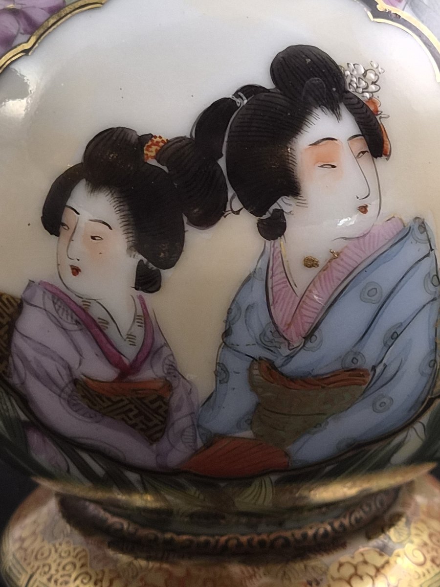 Paire de vases en porcelaine de Yokohama, époque Meiji, atelier Takasaka Toemon-photo-6