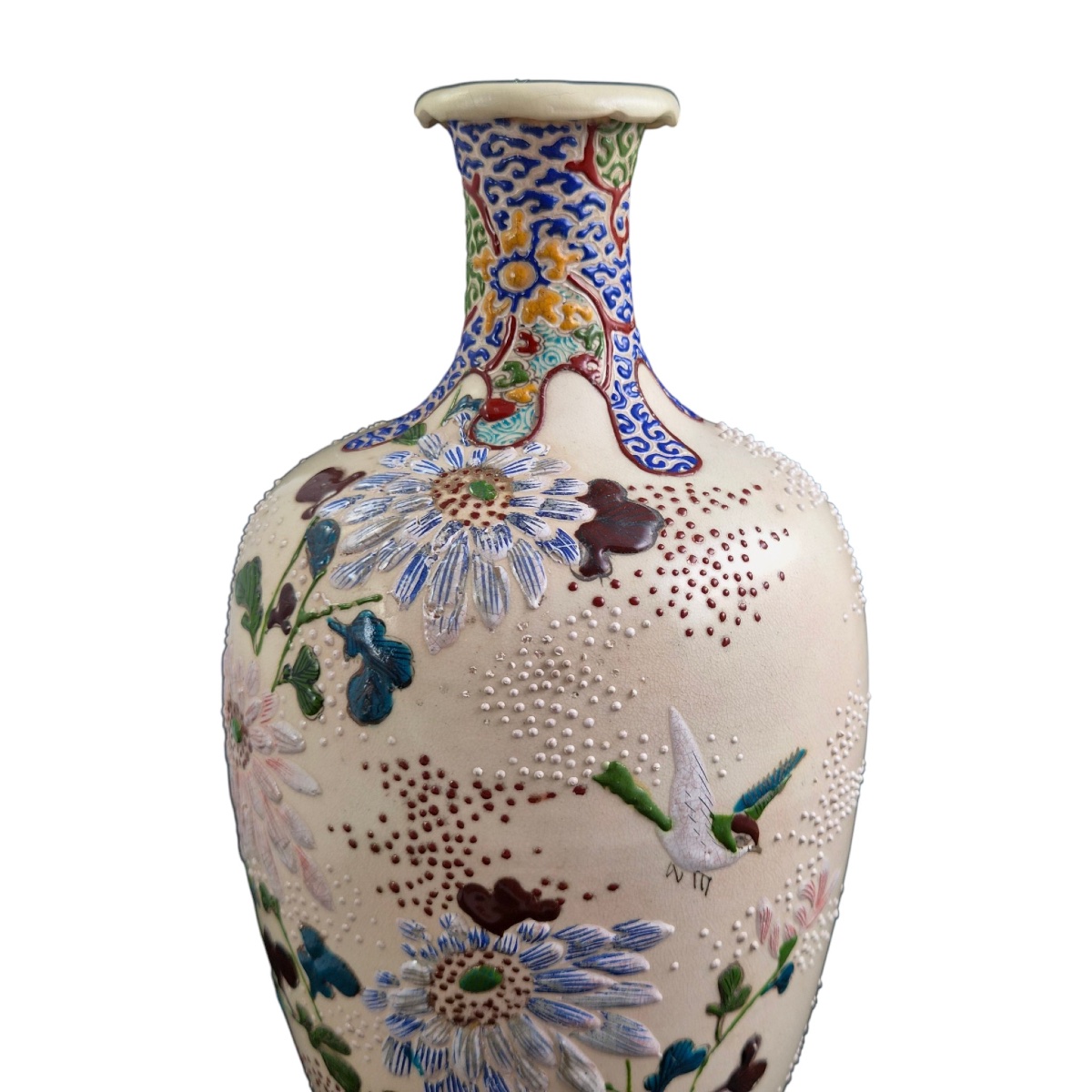 Paire de Vases Satsuma de Kyoto à Moriage, Époque Meiji, Style Chikusai, vers 1890-photo-7