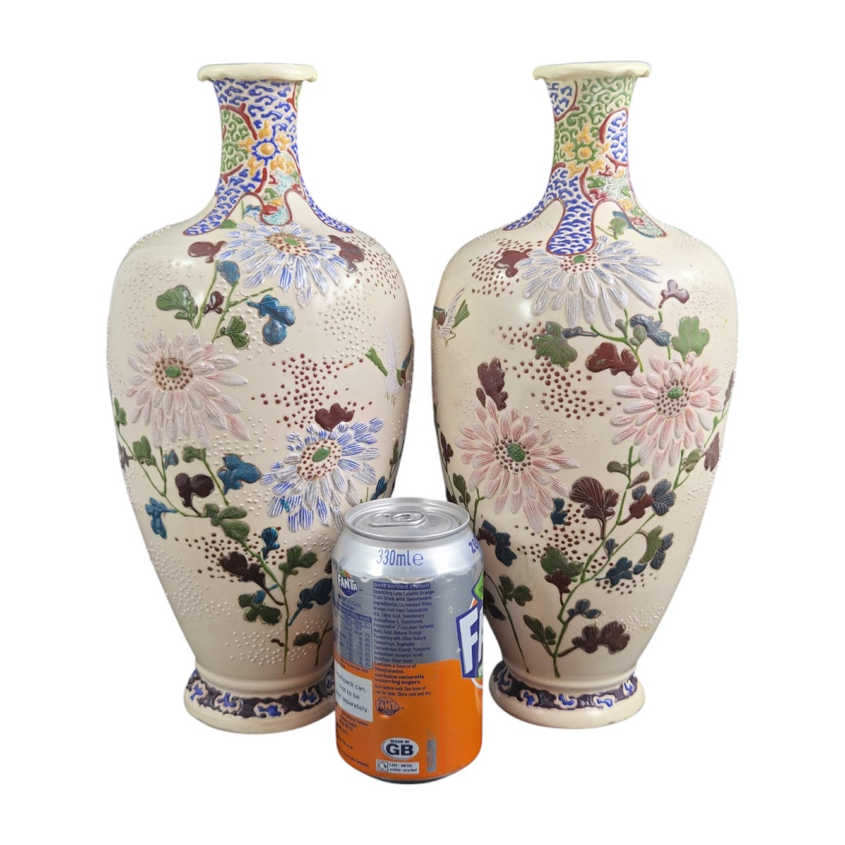 Paire de Vases Satsuma de Kyoto à Moriage, Époque Meiji, Style Chikusai, vers 1890-photo-8