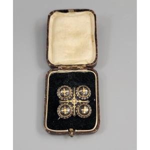 Broche quadrilobée en écaille piquée d’or et d’argent, Angleterre, vers 1860