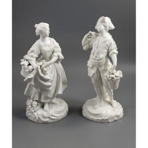  Paire en porcelaine blanche « Vendangeurs », école KPM, vers 1880