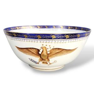 Grand bol en porcelaine à l’aigle américain, début du XXe siècle