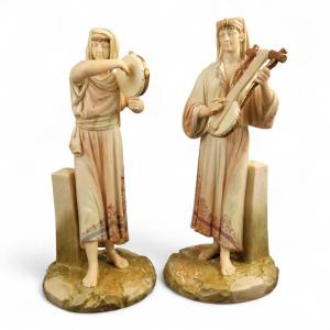 Grande paire de musiciens égyptiens Royal Worcester par James Hadley, 1893