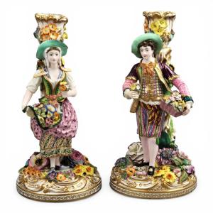 Paire de bougeoirs figuratifs en porcelaine de Minton, modèle No.192, vers 1835–1836
