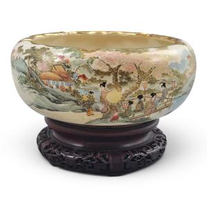 Large Signed Japanese Satsuma Bowl By The Renowned Master Shizan, Meiji Period