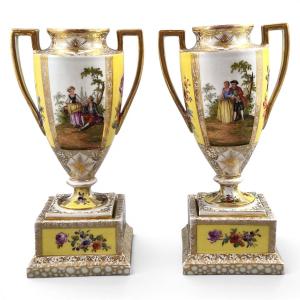 Paire d'urnes en porcelaine de Dresde Helena Wolfsohn sur socles, vers 1879–1883