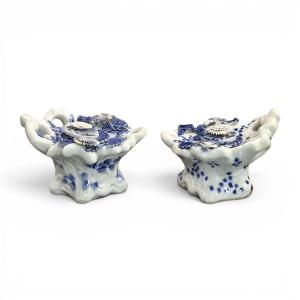Paire D'Encriers En Porcelaine De Hirado Mikawachi Aux Chrysanthèmes, Vers 1850-1880