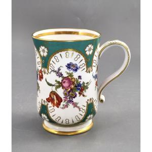 Chope de cabinet en porcelaine de Paris, style Sèvres, fond vert, vers 1850