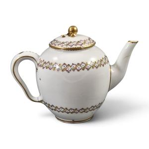 Royal Sèvres Porcelain Teapot, Louis XVI Period, Théière Calabre, Circa 1788
