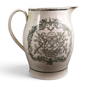 Pichet maçonnique en creamware de Staffordshire, vers 1800–1810