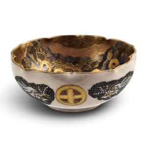Hododa, coupe Satsuma signée Taizan, rakan et dragons, Japon vers 1900