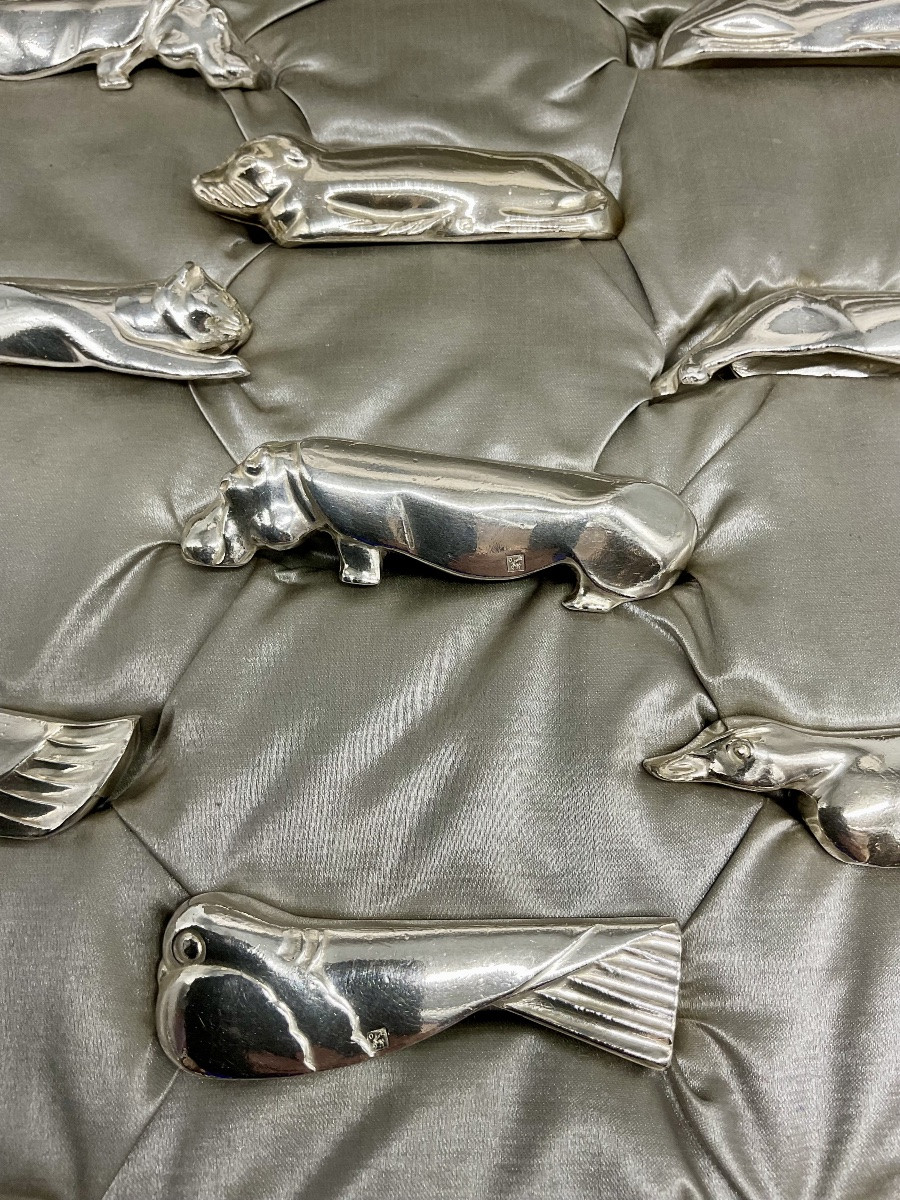 12 Portes Couteaux Animaliers en Métal Argenté ,Art Déco,ERCUIS.-photo-3