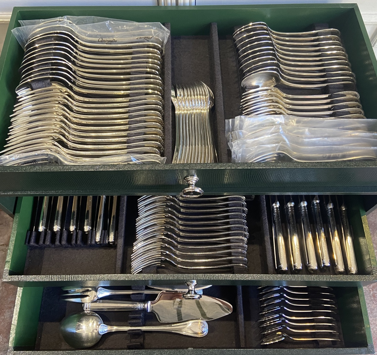 Ménagère Christofle, Malmaison ,142 Pieces .