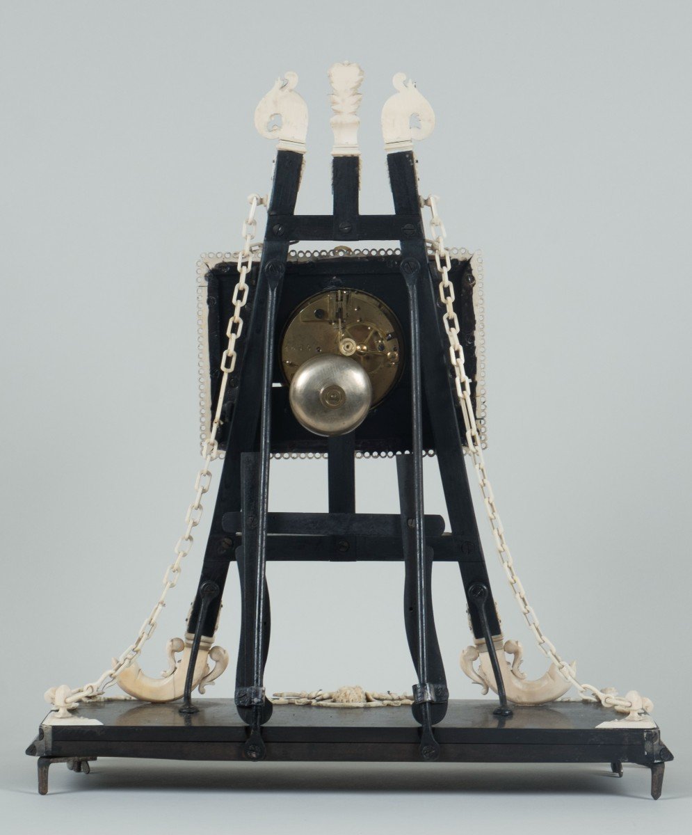 Pendulum At The Easel-photo-7