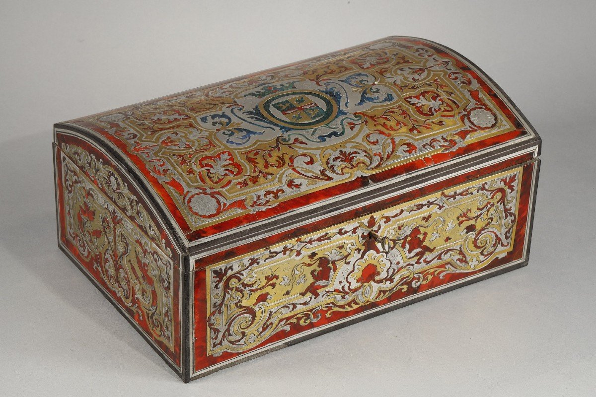 Rare Coffre En Marqueterie Boulle d'écaille De Tortue Comportant Un Blason
