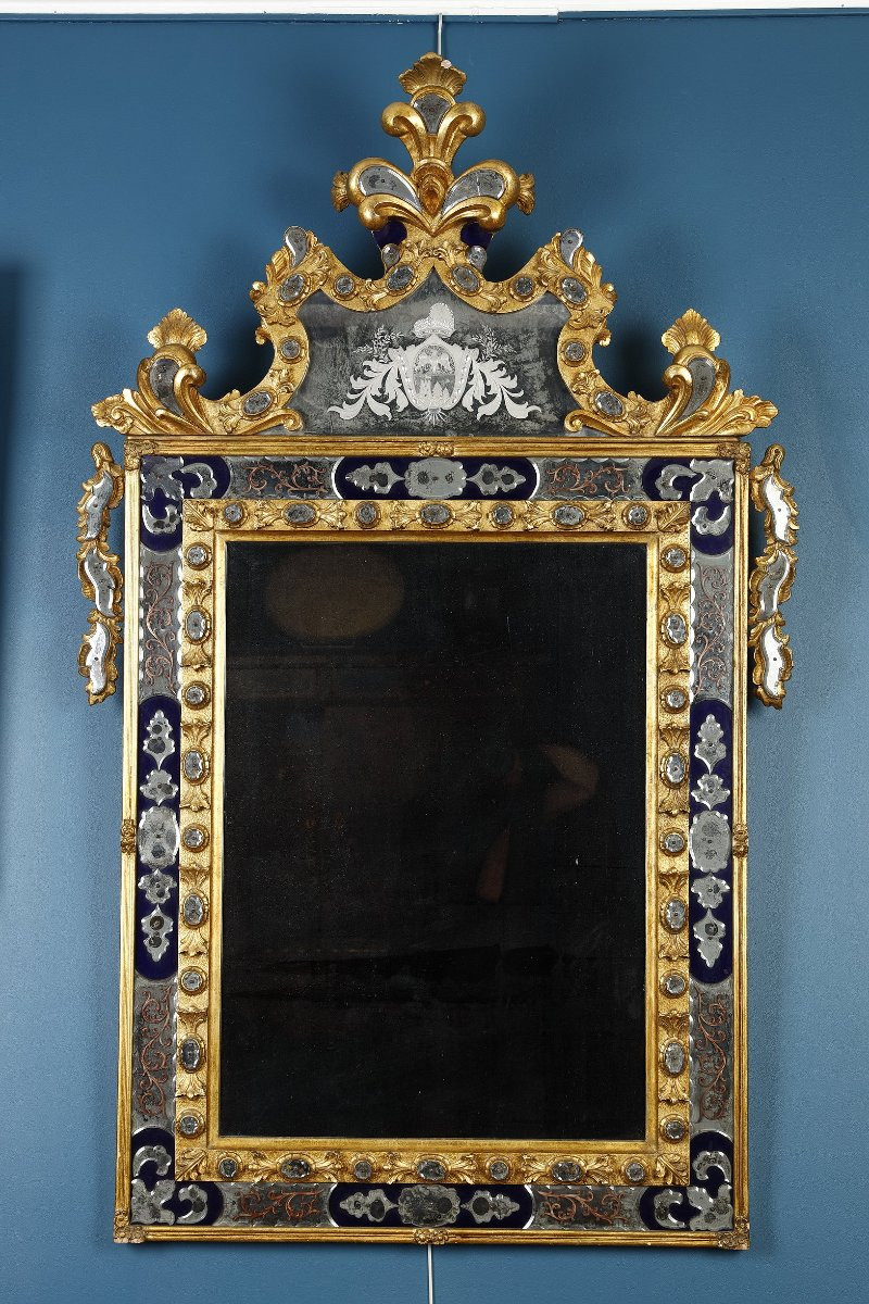 Large Venetian Mirror With A Pediment Bearing The Coat Of Arms Of The Doges From The 19th Century-photo-1