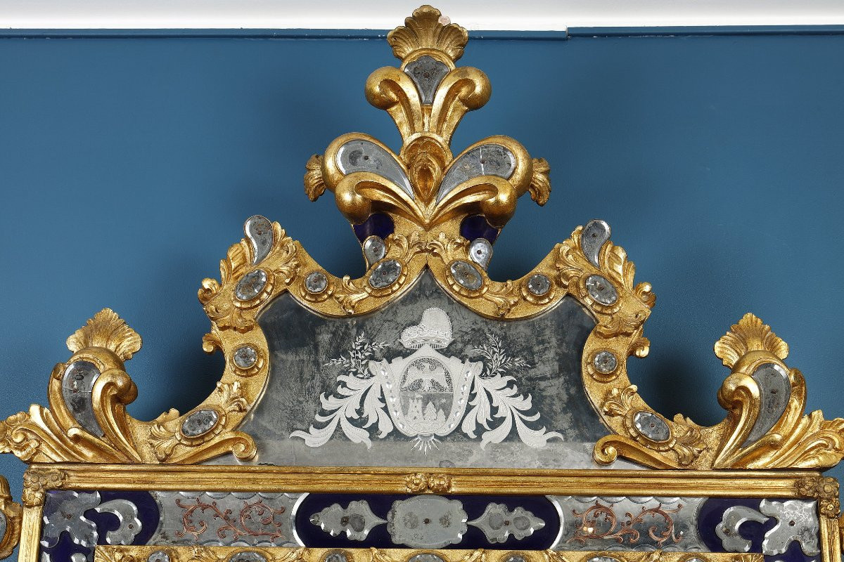 Large Venetian Mirror With A Pediment Bearing The Coat Of Arms Of The Doges From The 19th Century-photo-2