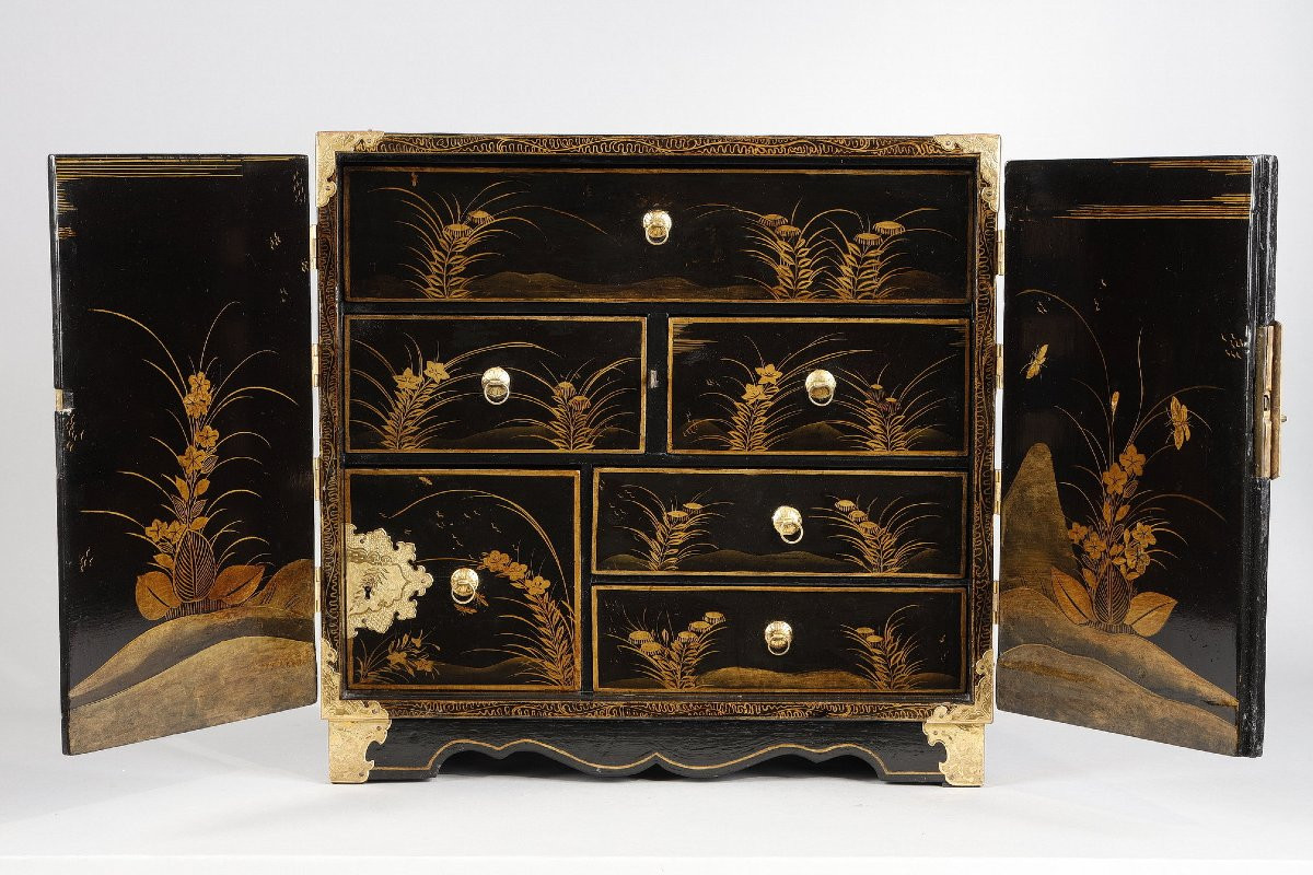 Small 18th Century Edo Cabinet-photo-4
