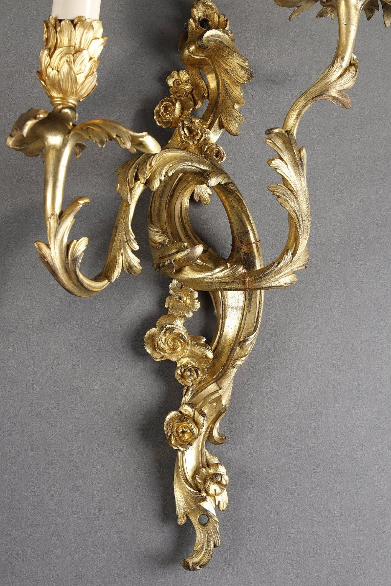 Pair Of Crowned C-shaped Sconces In Gilt Bronze-photo-7