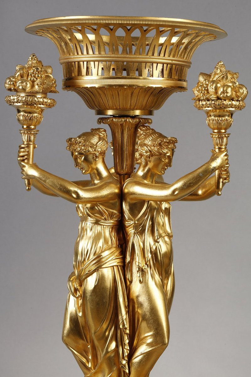 Paire de grands centres de table en bronze ciselé et doré Attr. À Thomire-photo-3