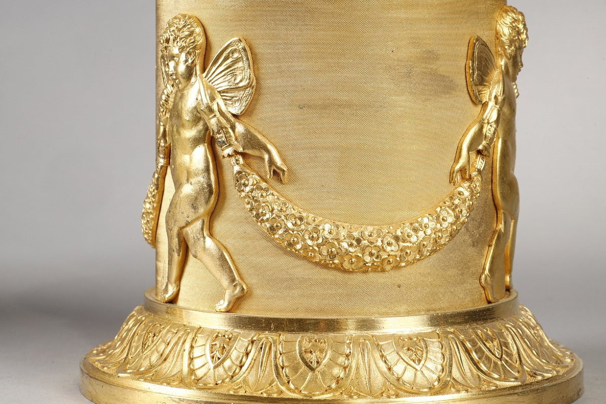 Paire de grands centres de table en bronze ciselé et doré Attr. À Thomire-photo-3