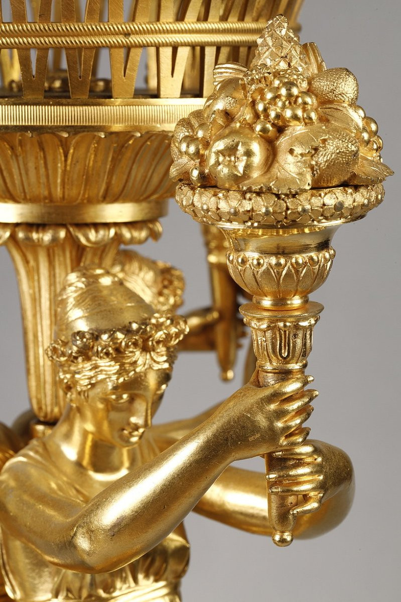 Paire de grands centres de table en bronze ciselé et doré Attr. À Thomire-photo-4