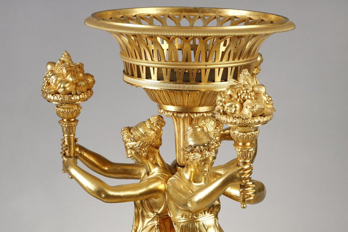 Paire de grands centres de table en bronze ciselé et doré Attr. À Thomire-photo-6