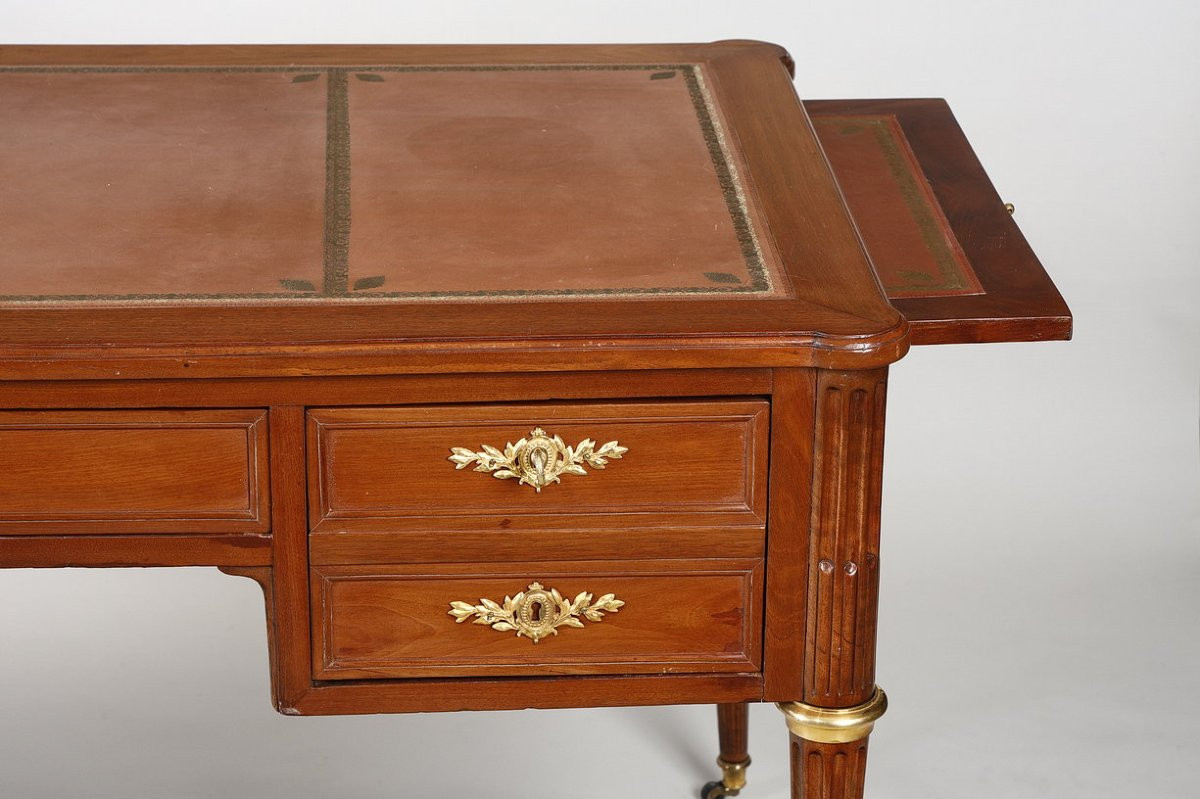 Grand bureau plat Louis XVI en acajou,  attribué à Fidelys Shey-photo-4
