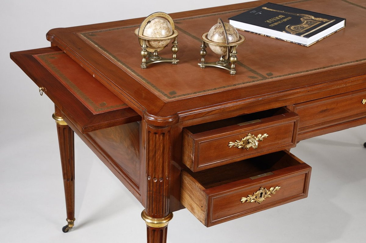 Grand bureau plat Louis XVI en acajou,  attribué à Fidelys Shey-photo-4
