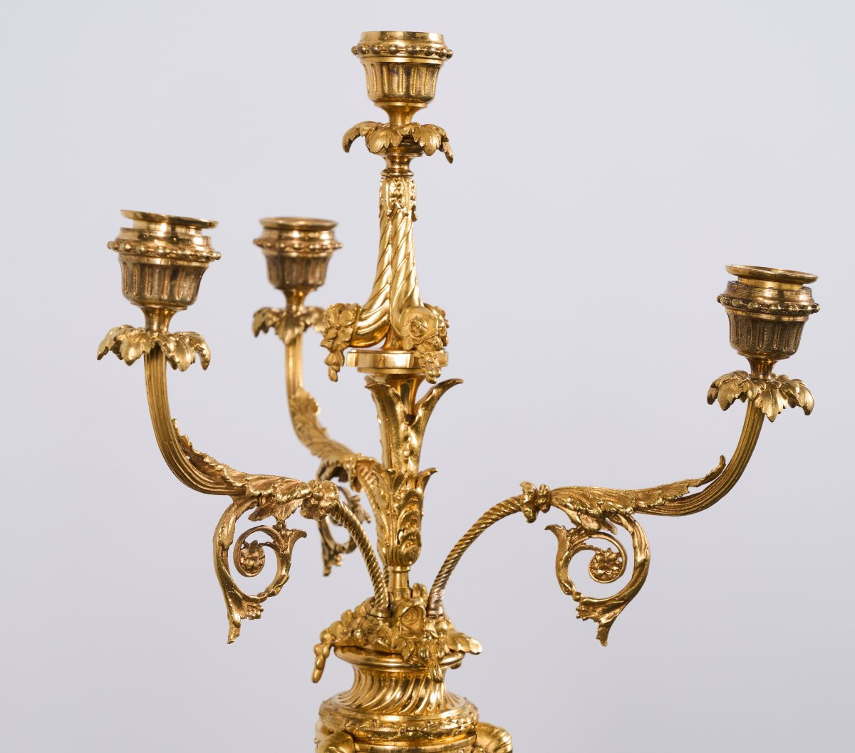 Paire de candélabres Louis XVI en bronze ciselé et doré-photo-4