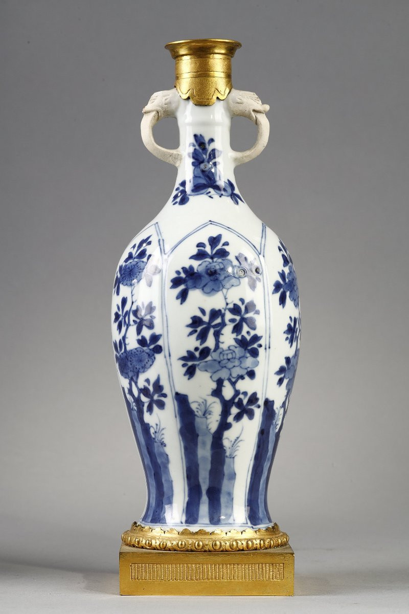 Pair Of Kangxi Period Chinese Porcelain Vases-photo-2