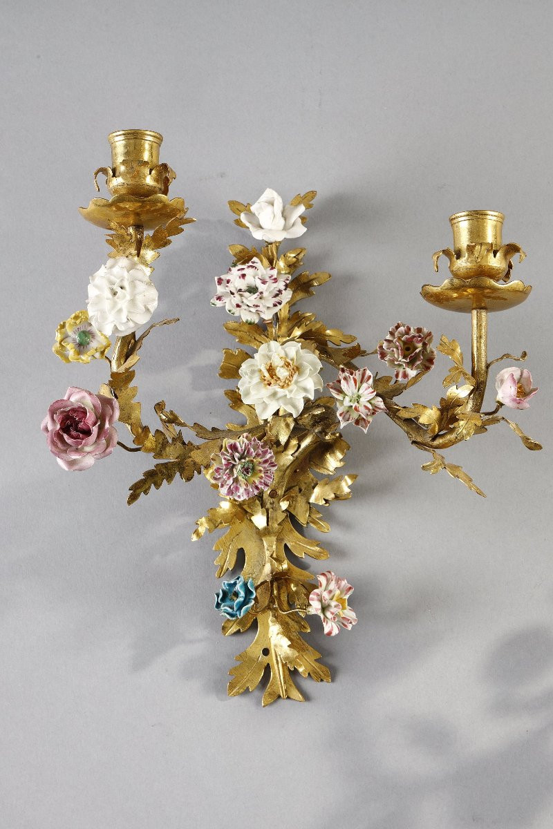 Small Pair Of Louis XV Wall Sconces In Gilt Bronze And Polychrome Porcelain-photo-1