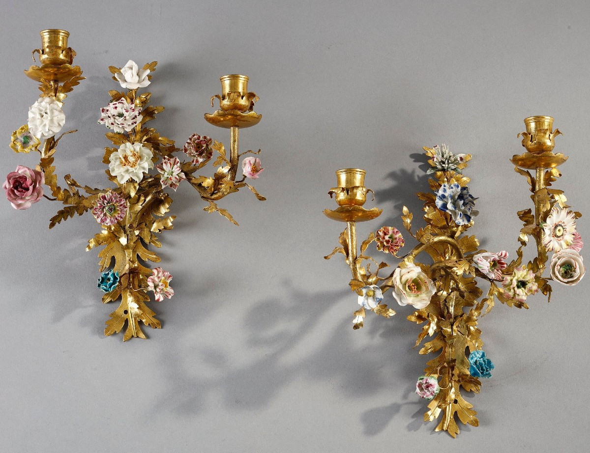 Small Pair Of Louis XV Wall Sconces In Gilt Bronze And Polychrome Porcelain
